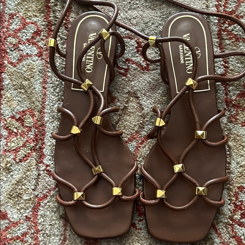 Valentino Garavani Brown Sandals with Gold Accents. (Made in Italy) - Picture 5 of 9